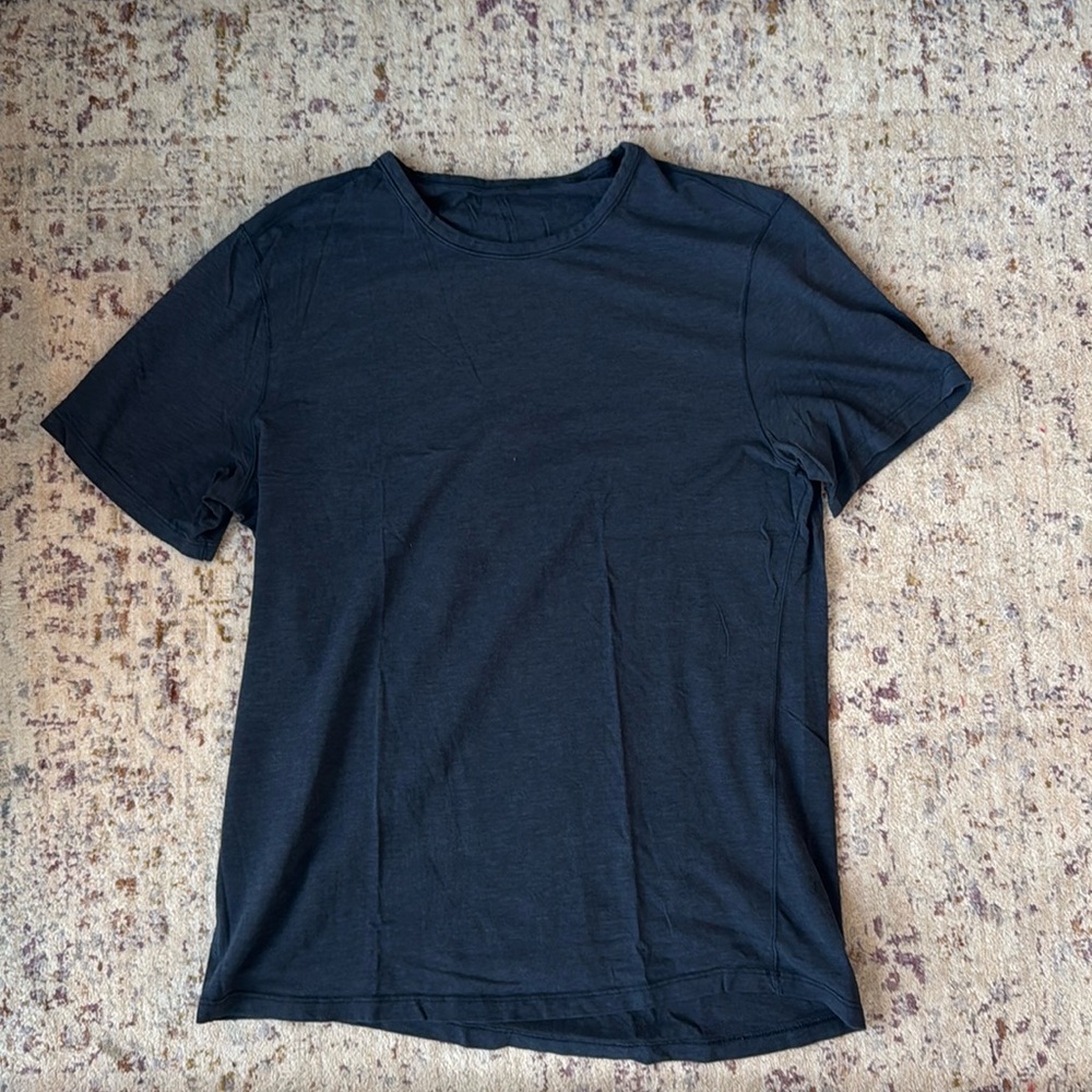 Men’s Large Lululemon shirt Navy
